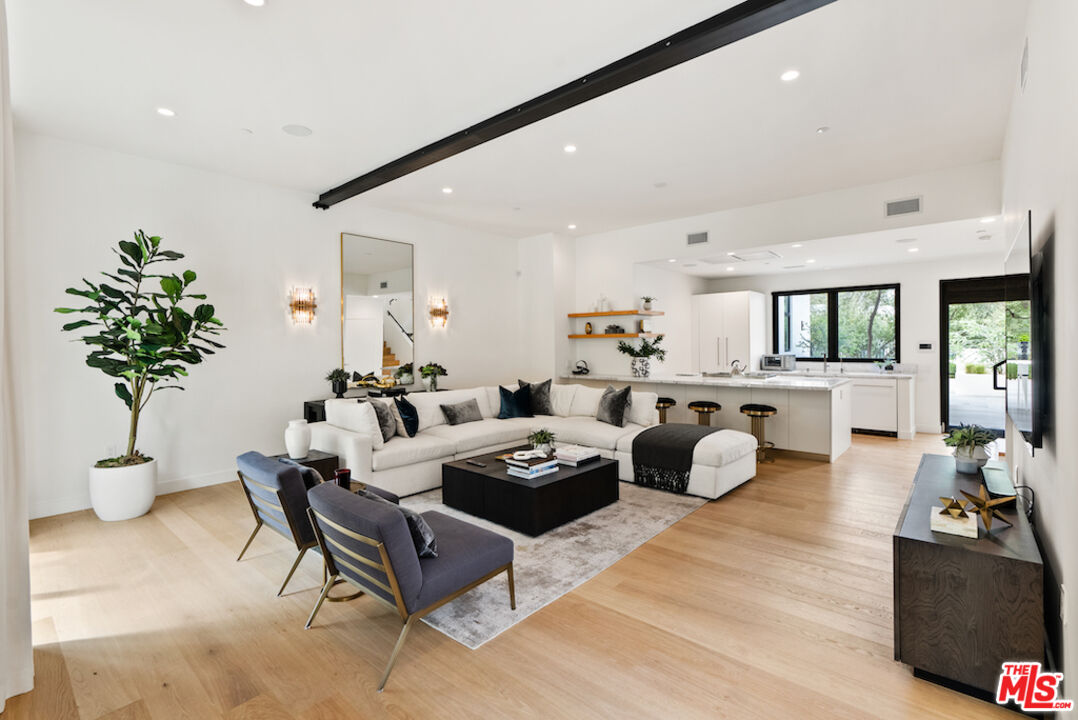 812 Huntley Unit: 103