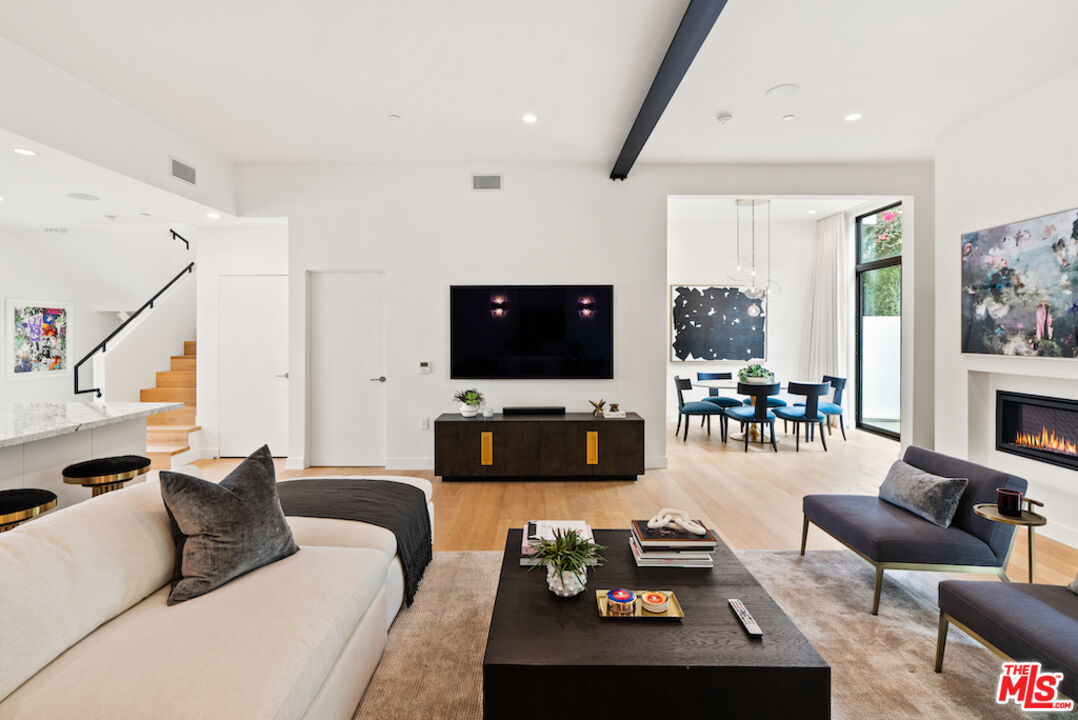 812 Huntley Unit: 103