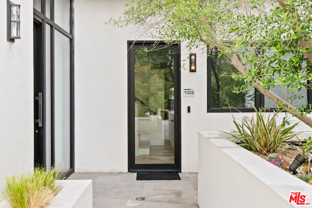 812 Huntley Unit: 103