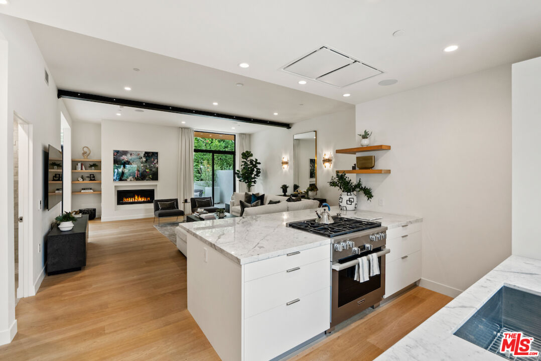 812 Huntley Unit: 103