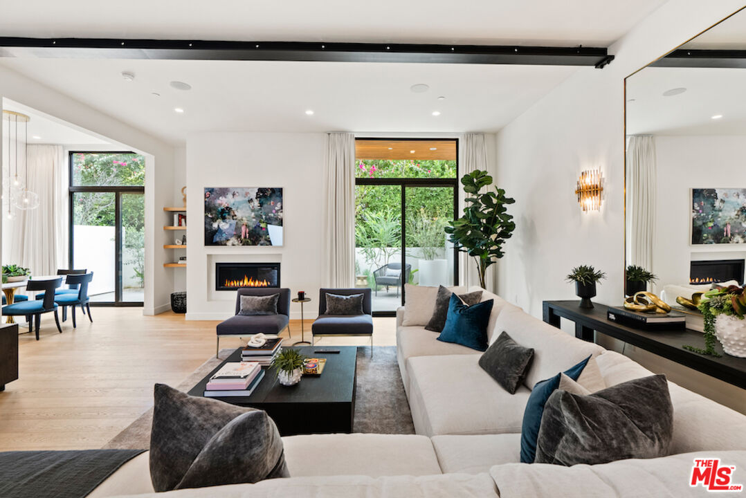 812 Huntley Unit: 103