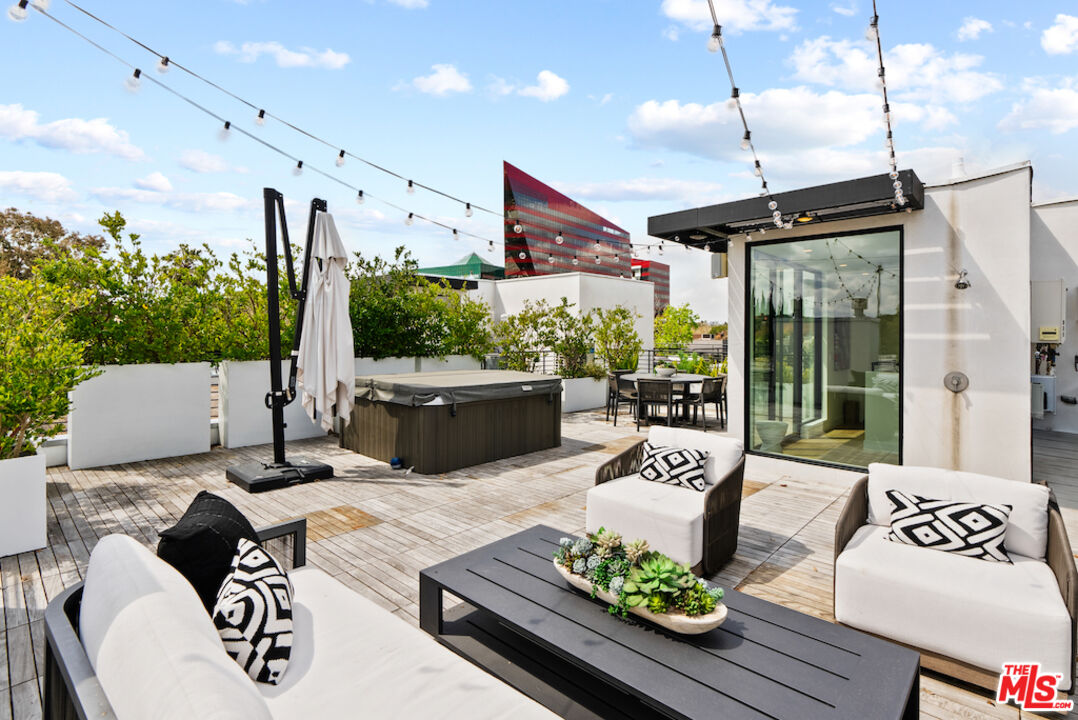 812 Huntley Unit: 103