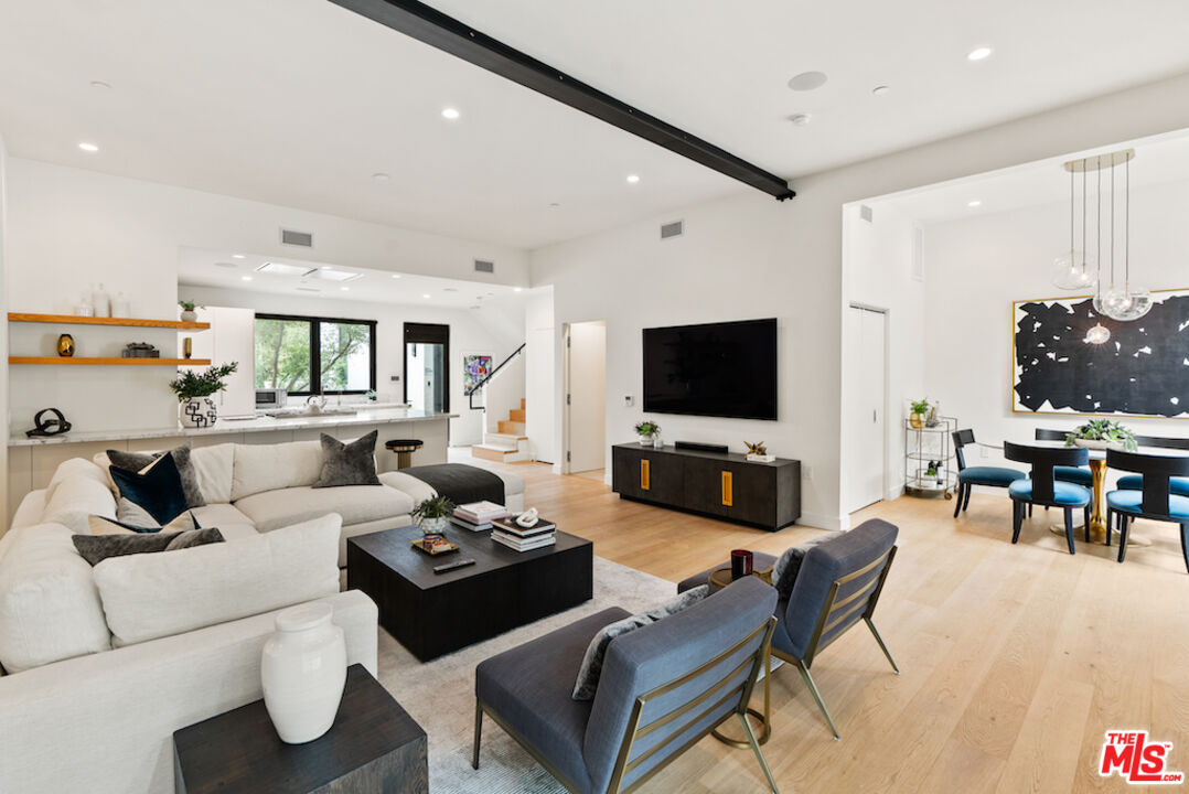 812 Huntley Unit: 103