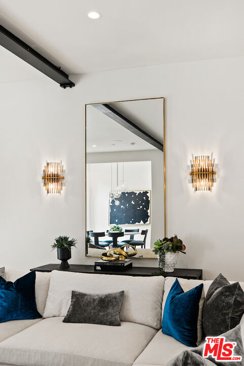 812 Huntley Unit: 103