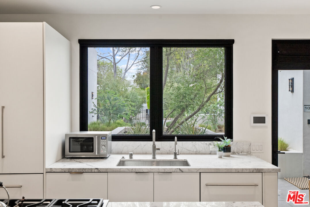 812 Huntley Unit: 103