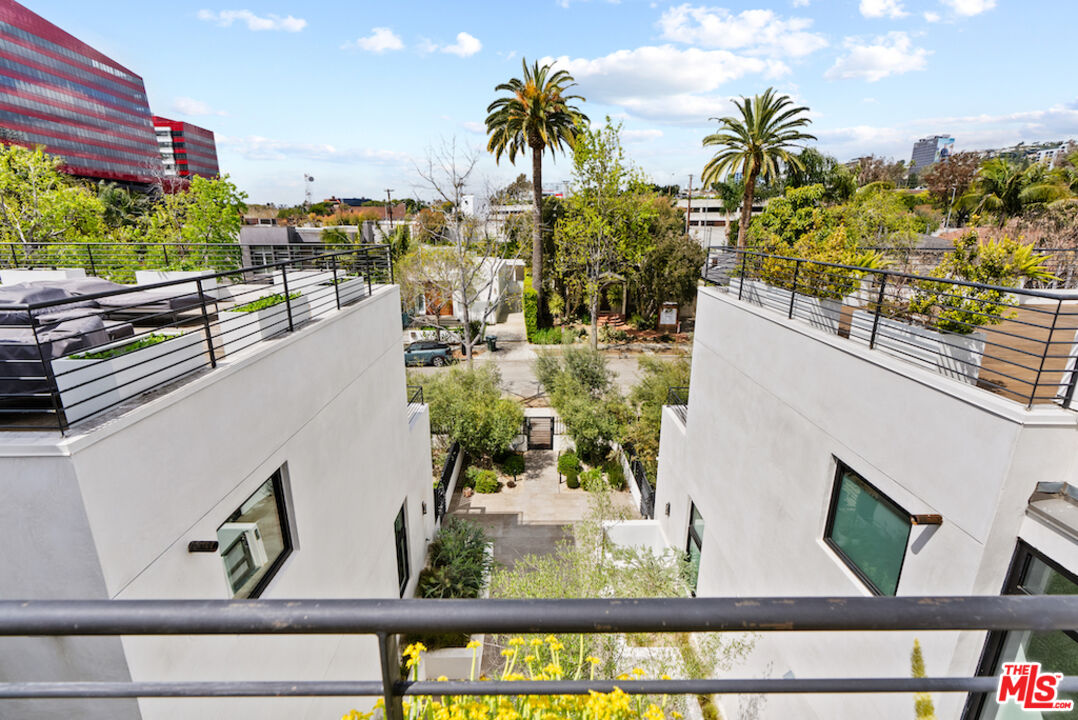 812 Huntley Unit: 103