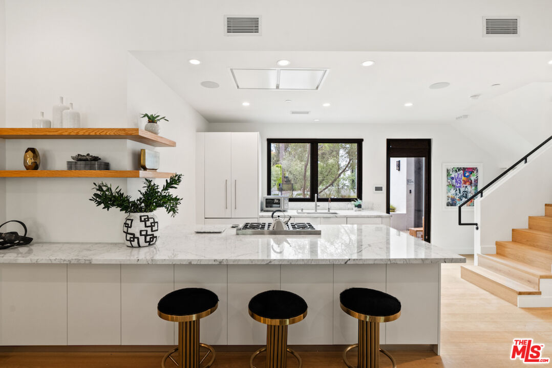 812 Huntley Unit: 103