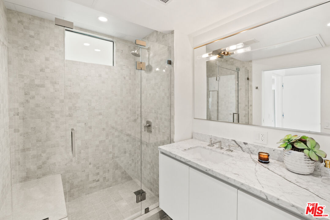 812 Huntley Unit: 103