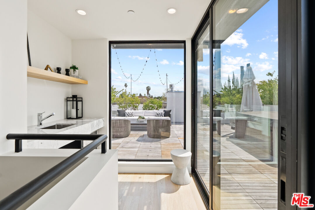 812 Huntley Unit: 103