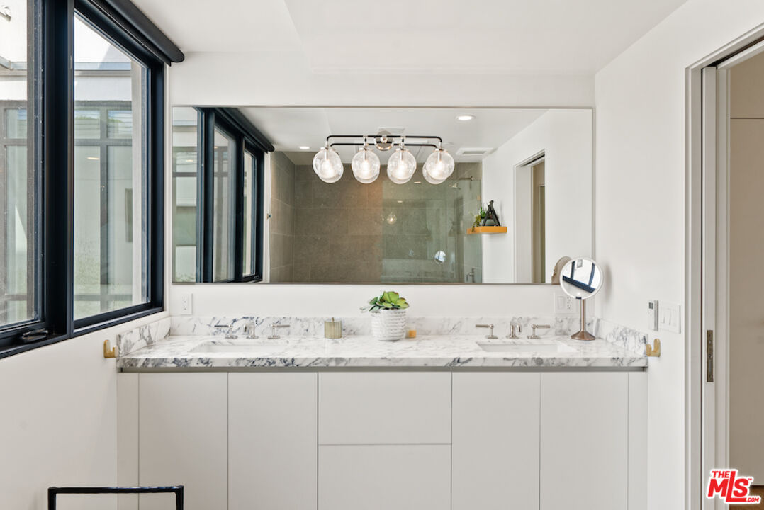 812 Huntley Unit: 103