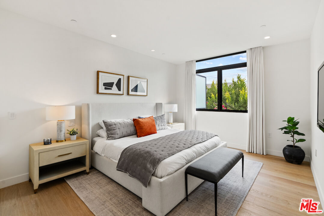 812 Huntley Unit: 103