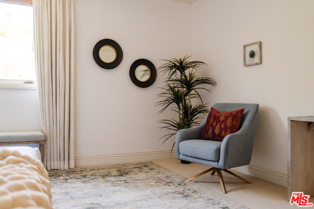 261 S Reeves Dr Unit: 204