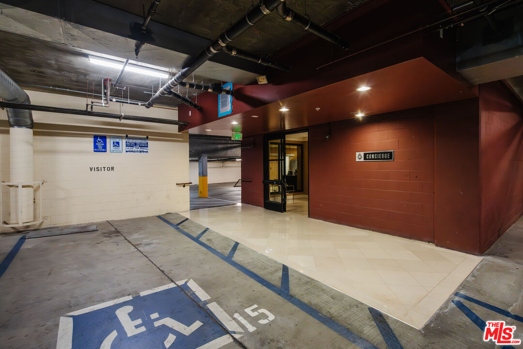 261 S Reeves Dr Unit: 204