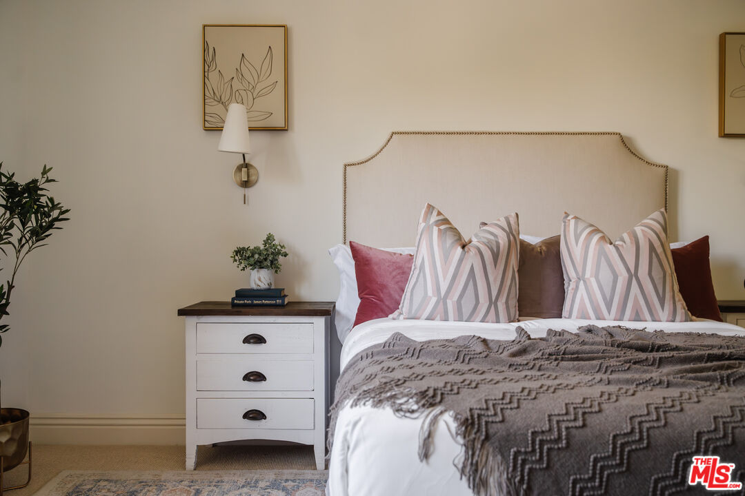 261 S Reeves Dr Unit: 204