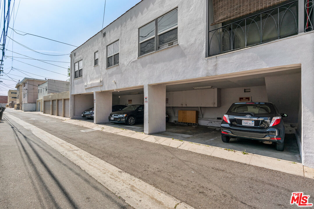 180 N Clark Dr