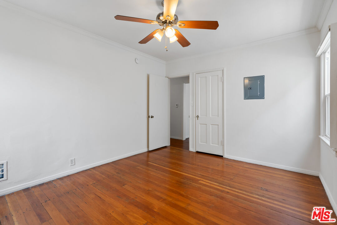 180 N Clark Dr