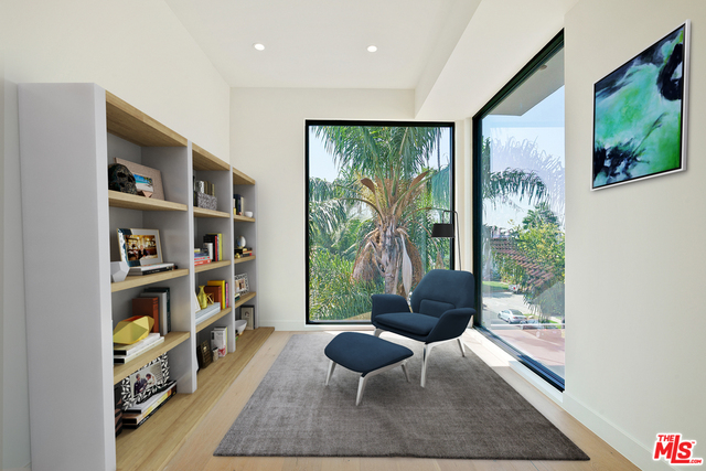 1426 S Hayworth Ave Unit: 301