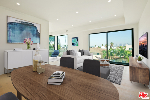 1426 S Hayworth Ave Unit: 301