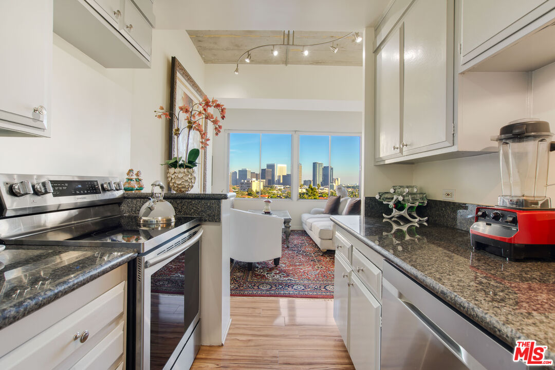 10501 Wilshire Blvd Unit: 1106