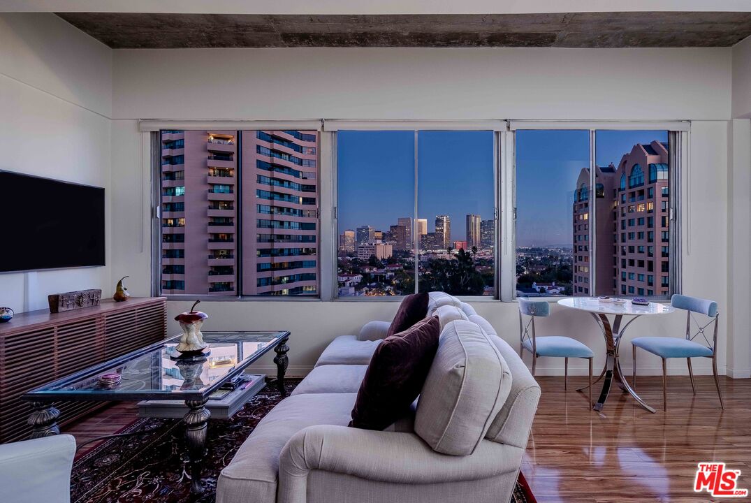 10501 Wilshire Blvd Unit: 1106