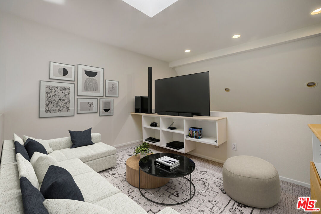 1121 E Wilson Ave Unit: 11