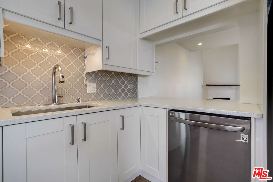 1121 E Wilson Ave Unit: 11