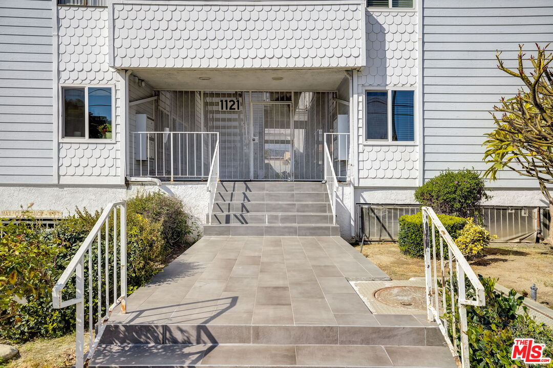 1121 E Wilson Ave Unit: 11