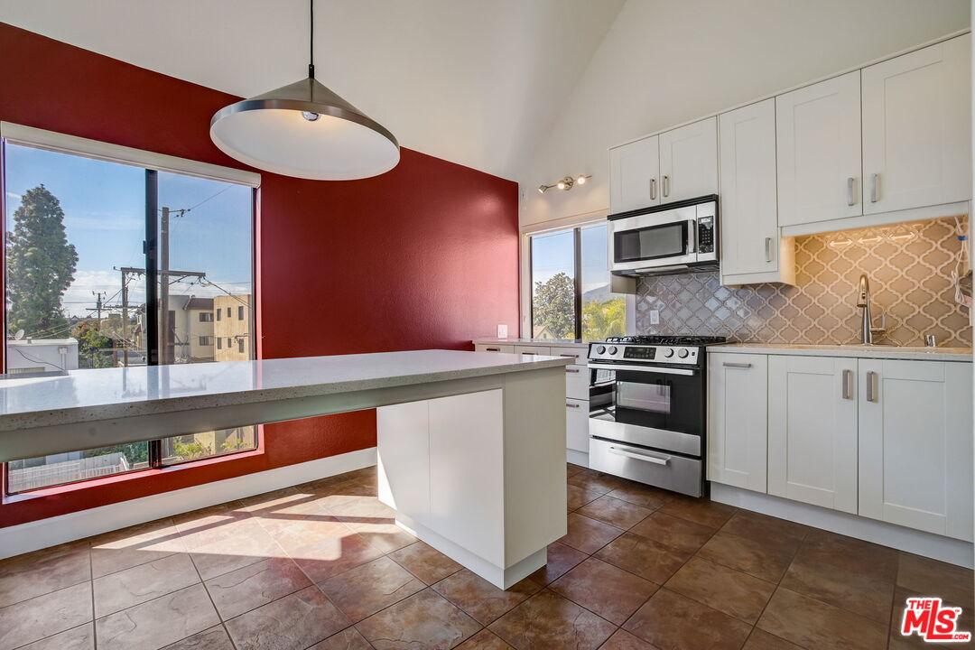 1121 E Wilson Ave Unit: 11