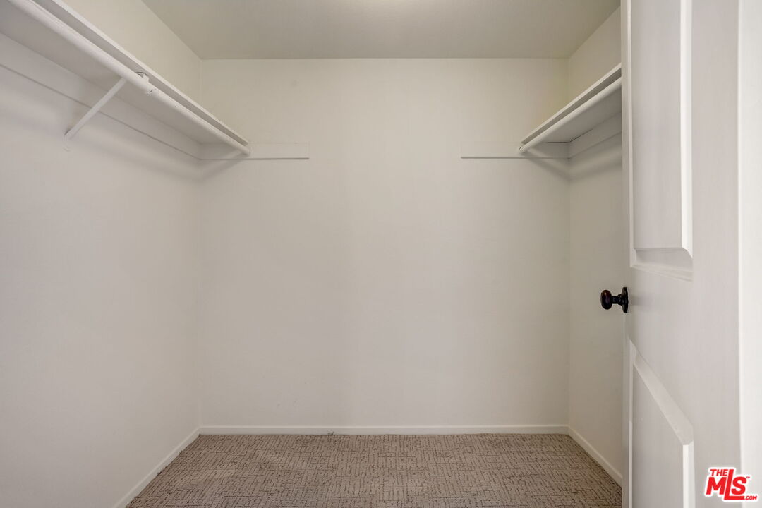 1121 E Wilson Ave Unit: 11