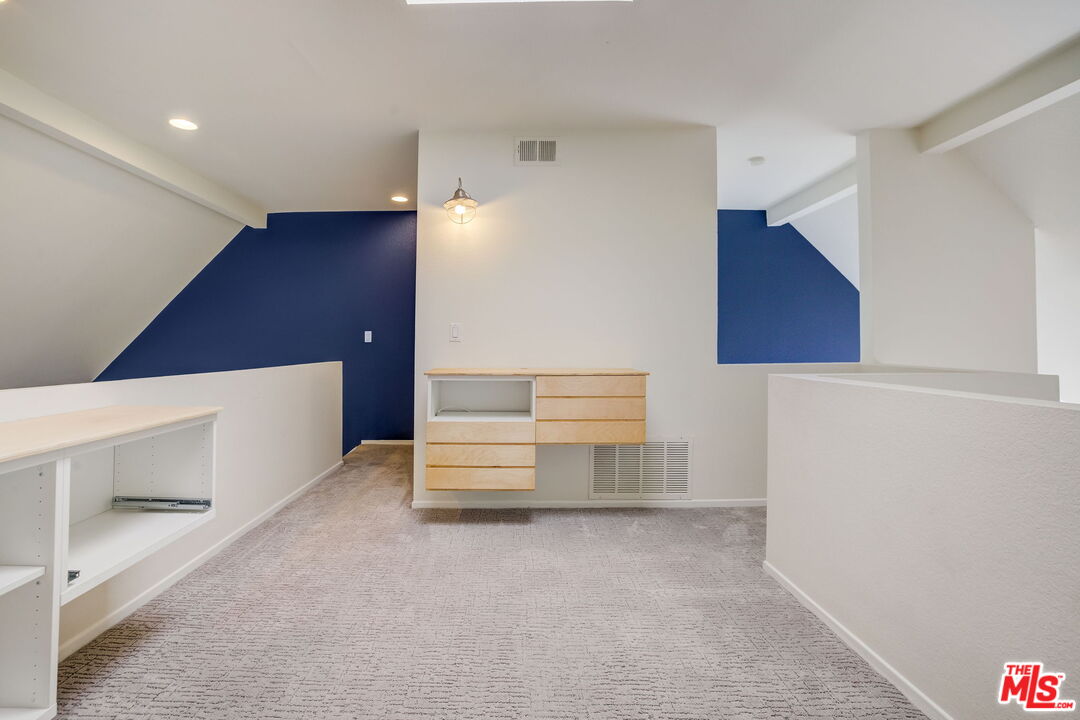 1121 E Wilson Ave Unit: 11