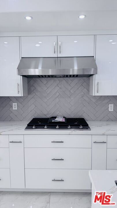342 N PALM DR Unit: 301
