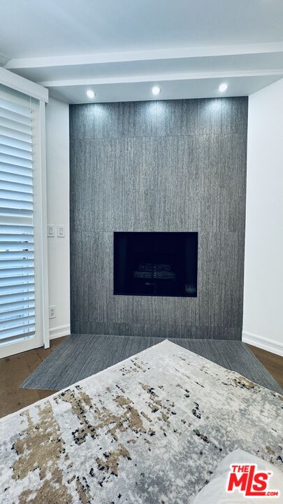 342 N PALM DR Unit: 301