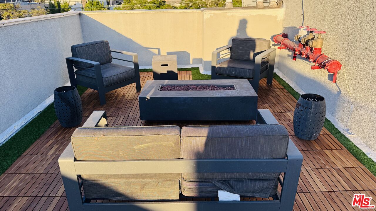 342 N PALM DR Unit: 301
