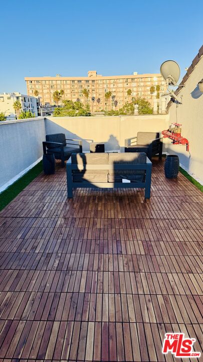342 N PALM DR Unit: 301