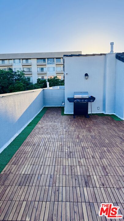 342 N PALM DR Unit: 301