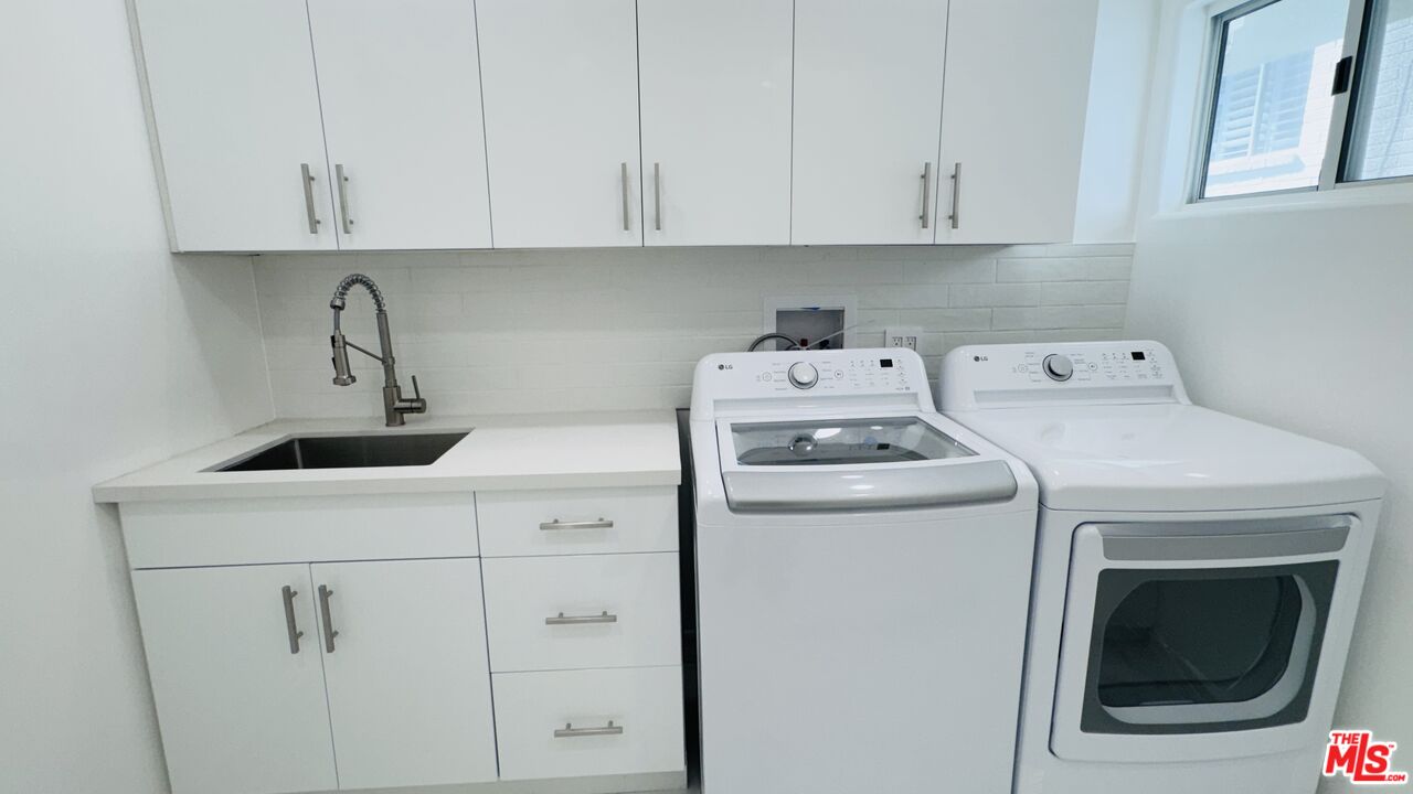 342 N PALM DR Unit: 301