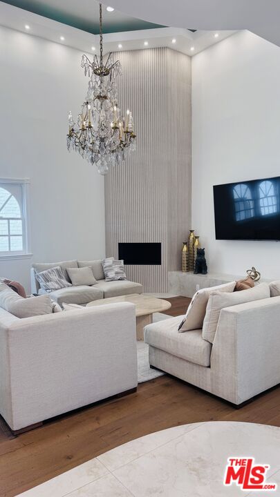 342 N PALM DR Unit: 301