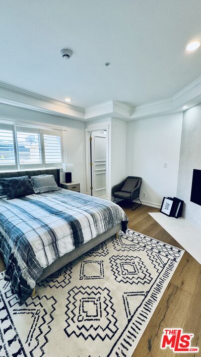 342 N PALM DR Unit: 301