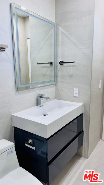 342 N PALM DR Unit: 301