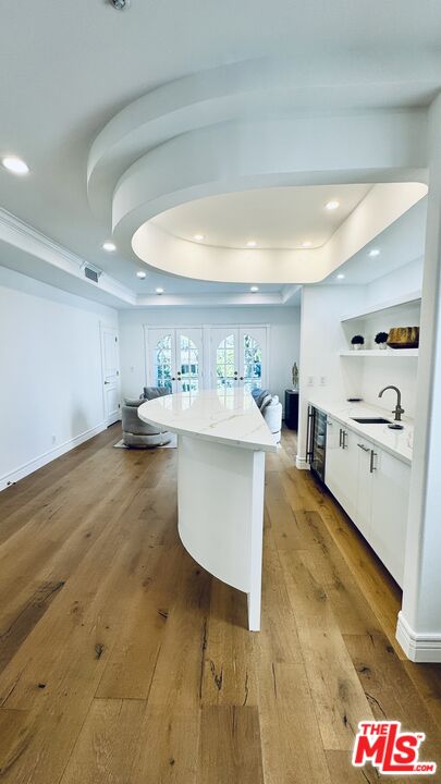 342 N PALM DR Unit: 301