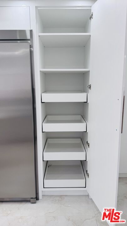 342 N PALM DR Unit: 301