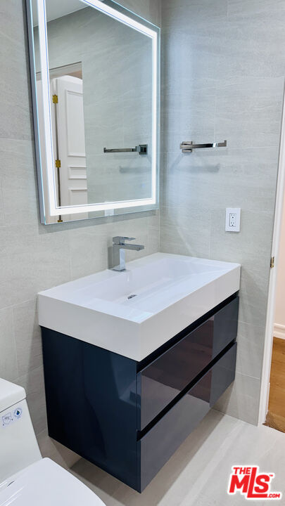 342 N PALM DR Unit: 301