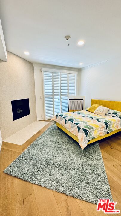 342 N PALM DR Unit: 301