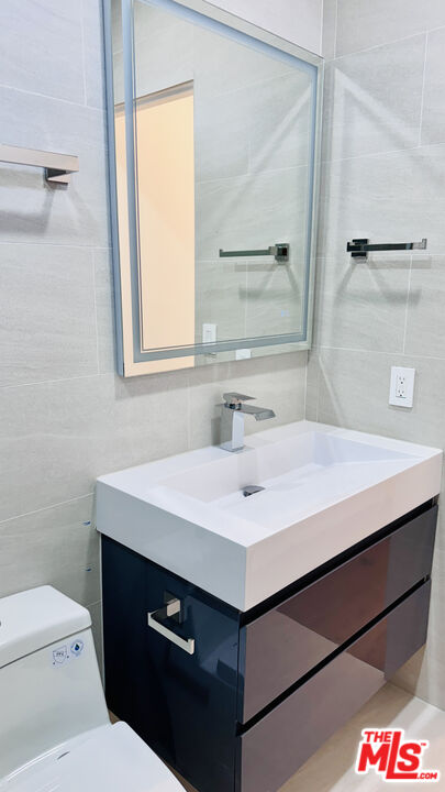 342 N PALM DR Unit: 301