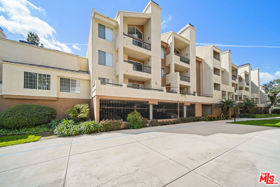 5540 Owensmouth Ave Unit: 315