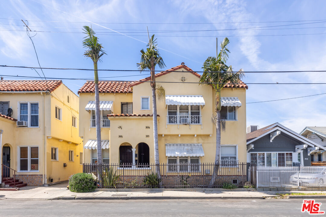 3915 Walton Ave