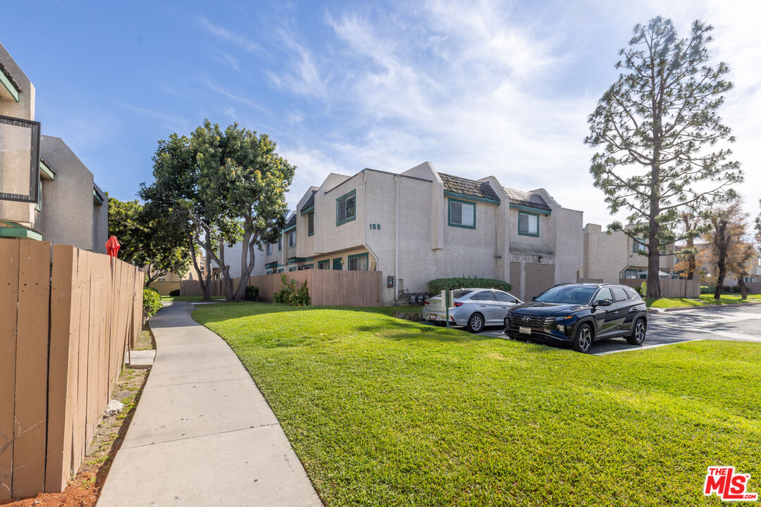 155 S Wilmington Ave Unit: F