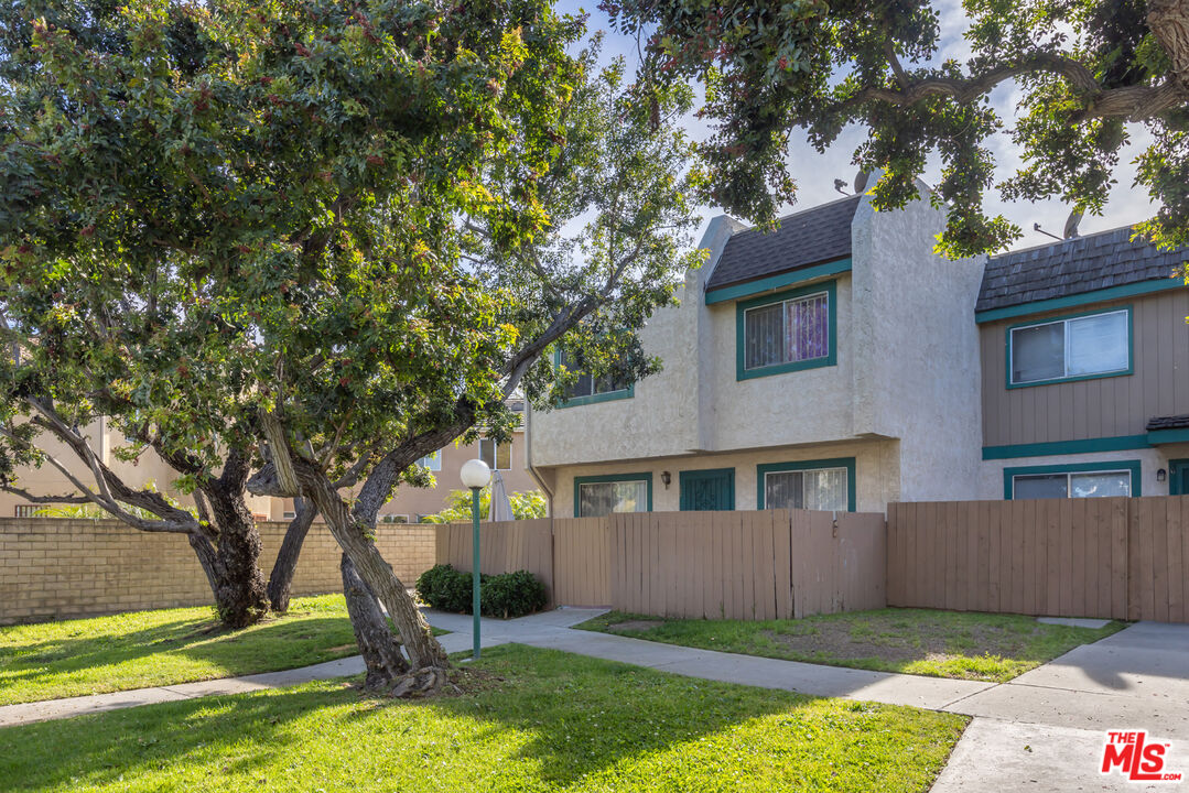 155 S Wilmington Ave Unit: F