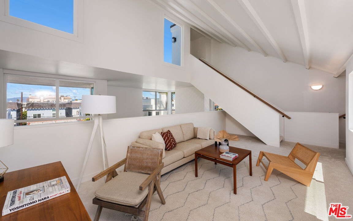 20 Lighthouse St Unit: 2