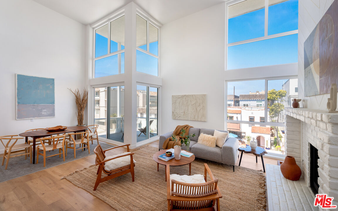 20 Lighthouse St Unit: 2